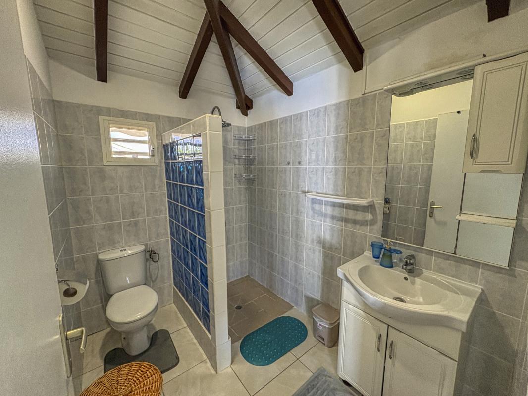 21.Location villa piscine Saint François Guadeloupe_Salle de douche